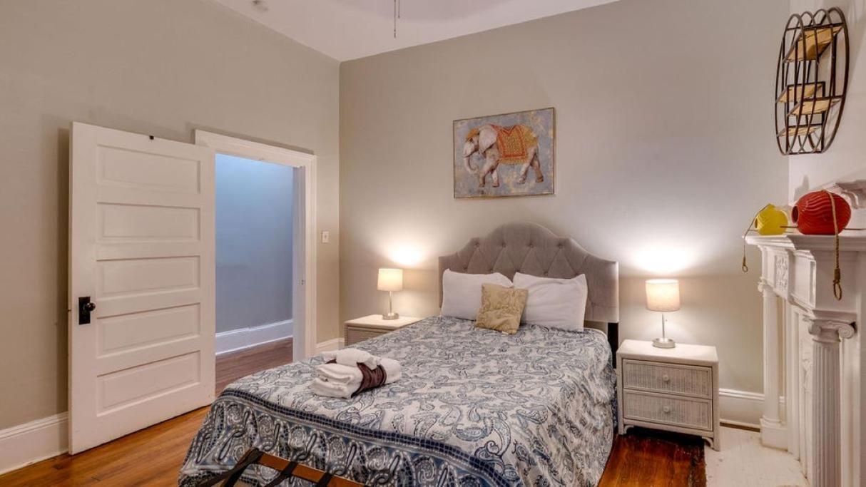 Comfortable Escape In Historic Downtown 서배너 외부 사진